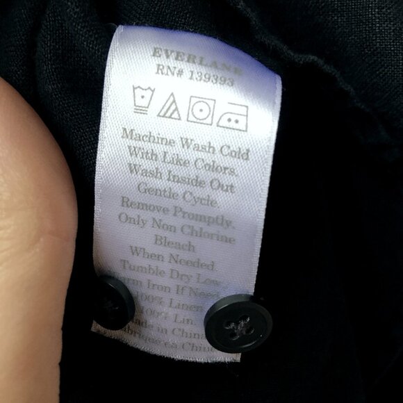 'The Must-Have Shirt' in Linen from Everlane - Black - Picture 8 of 9